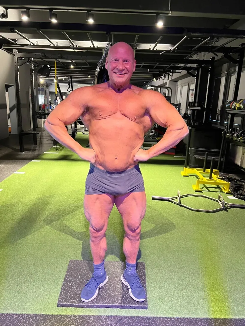 Günter Preis during a condition check at the gym, front view